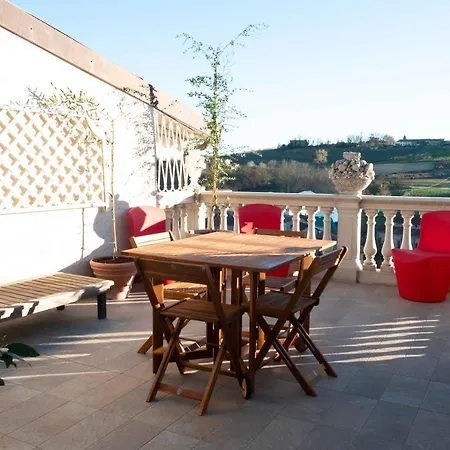 Semesterbostad I Leoni Ruggenti Terrazza Incantata Tra Le Colline Del Monferrato