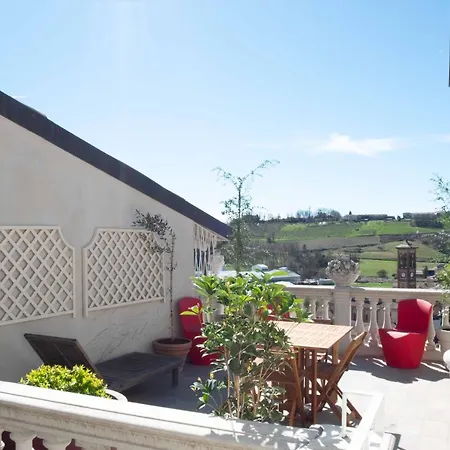 I Leoni Ruggenti Terrazza Incantata Tra Le Colline Del Monferrato Tatil Evi Ottiglio