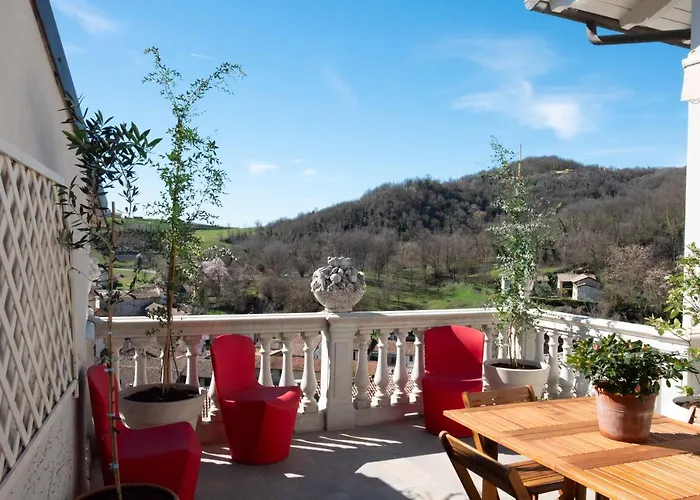 I Leoni Ruggenti Terrazza Incantata Tra Le Colline Del Monferrato